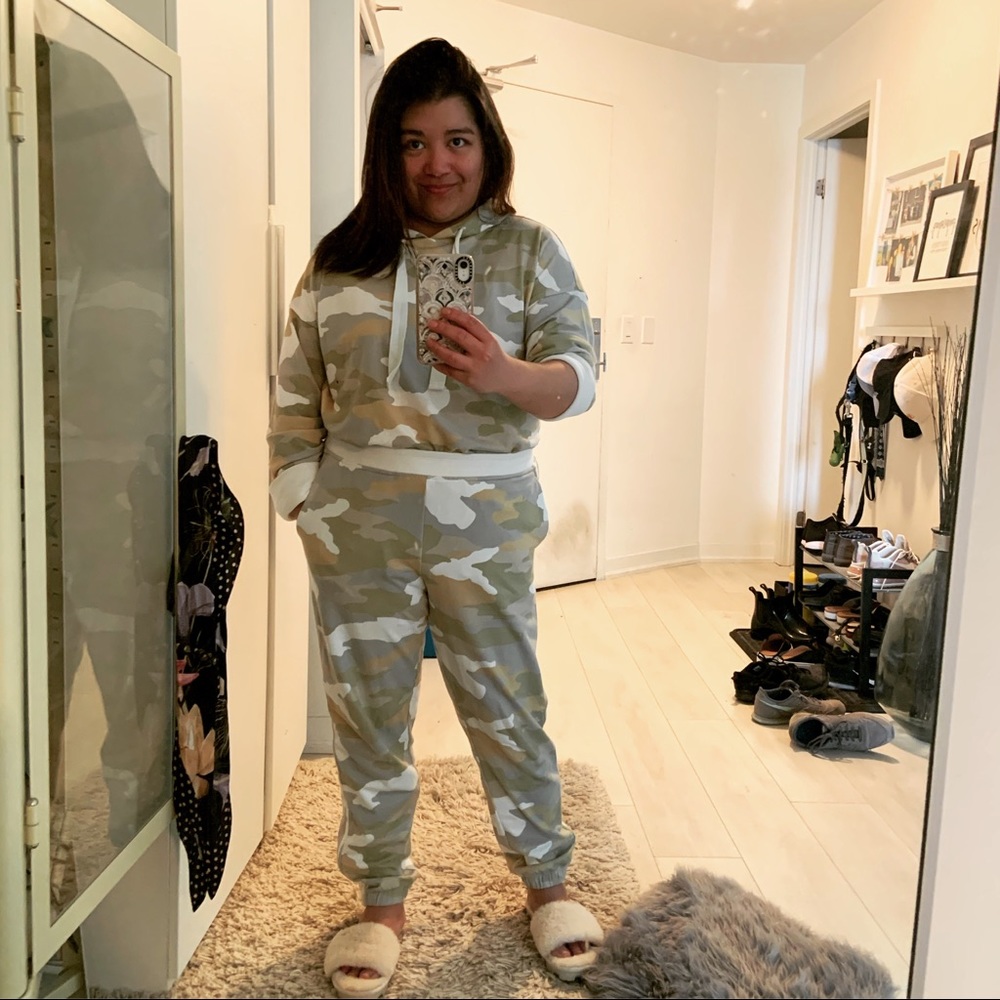 Aerie Camouflage Sweater - Green and Cream